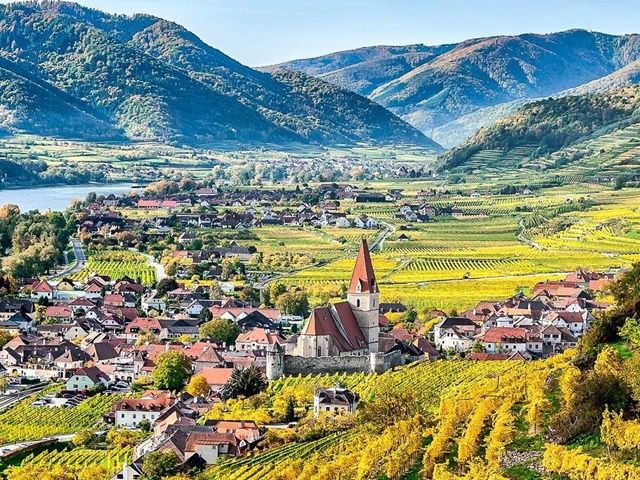 Wiedeń i dolina Wachau - potęga cesarstwa Habsburgów i naddunajskie pejzaże - dla wygodnych